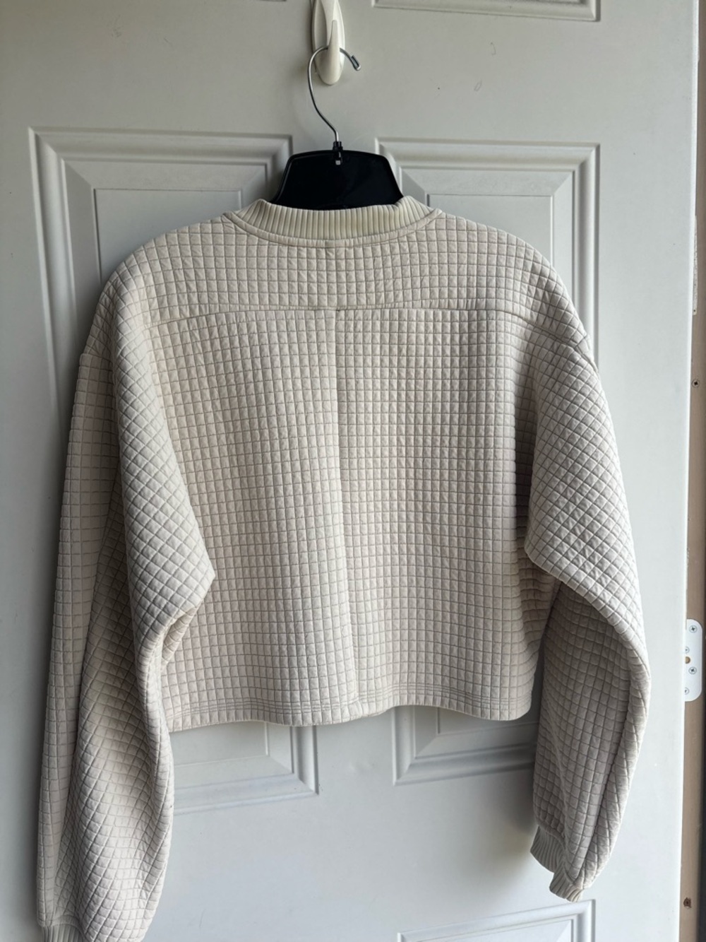lululemon athletica Quilted Crewneck Sweatshirt in Light Beige with Neon Trim - Picture 4 of 9